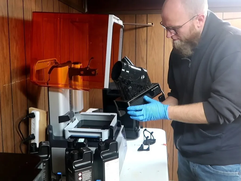 Giảm Chi Phí Và Xây Dựng Khả Năng Phục Hồi Chuỗi Cung Ứng tại Cool Machines với Nhựa Tough 1000 Resin