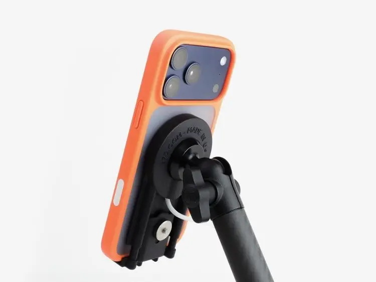 Sở hữu quy trình sản xuất linh hoạt giúp 67 Designs tạo ra những sản phẩm vượt trội hơn đối thủ ở mọi khía cạnh. Ledge Universal Holder này được tích hợp bộ sạc Apple MagSafe chính hãng, đảm bảo hiệu năng và trải nghiệm sử dụng cao cấp.